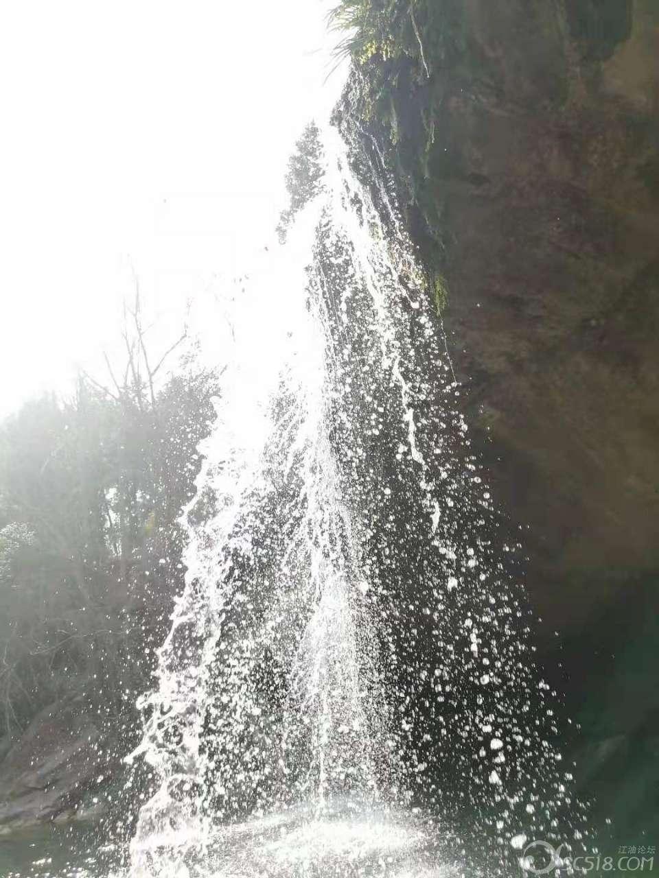悬疑惊悚片《看你往哪跑》提档，罗南洛克威尔探案，有什么恐怖之处？游戏画面