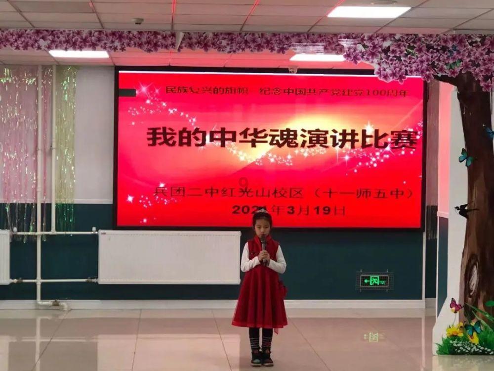 一家四口三人生病,河南男子步行两小时背重病母亲就医,“我要让我妈过个好年”