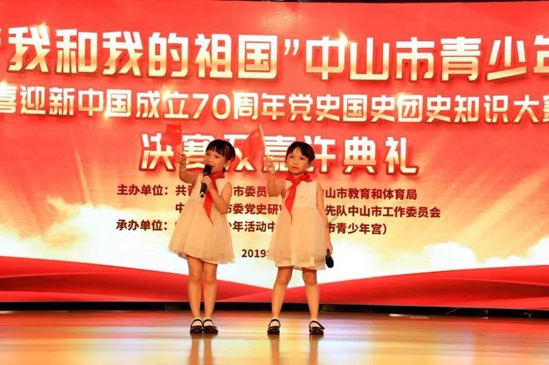 大型警车找轮胎