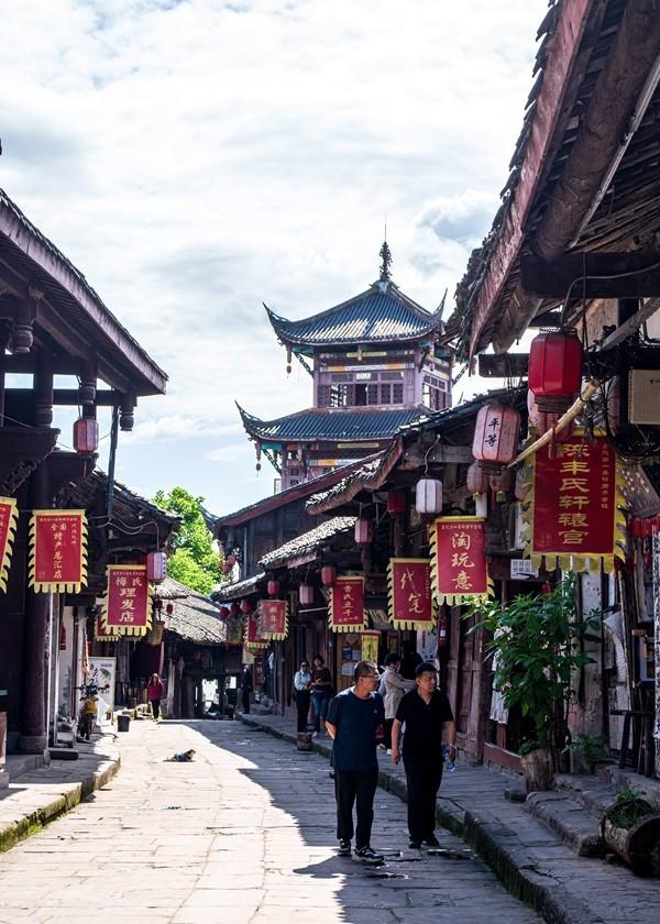 旅行者财产险集团(TRV.US)HEYMAN WILLIAM H售出2.66万股普通股股份，价值约566.64万美元